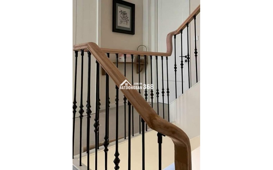Cho thuê nhà lô góc, mới, thang máy,vỉa hè, 114m2- 5T, Duy Tân_44 Tr- 0941646107